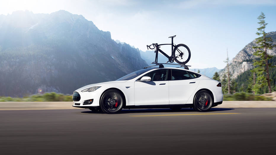 Tesla и велосипед