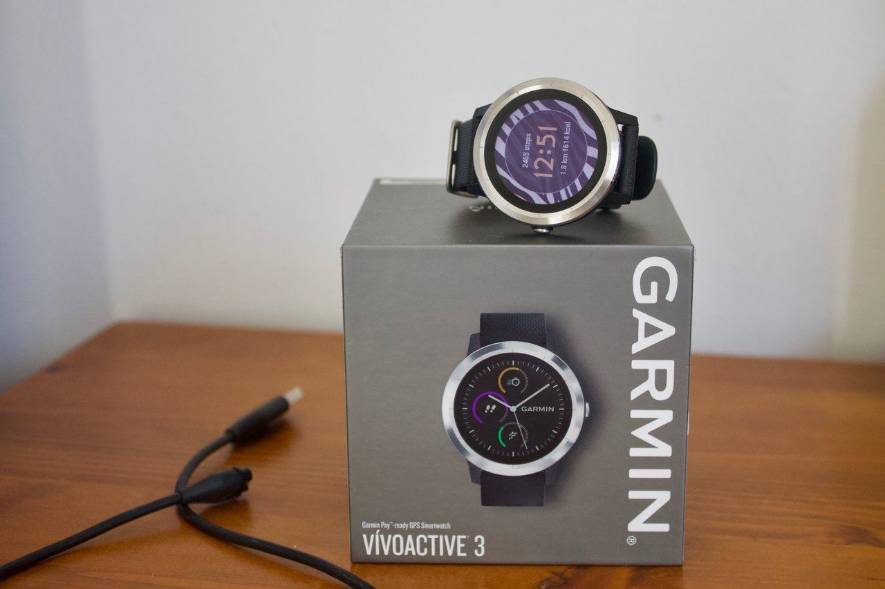 Часы Garmin Vivoactive 3